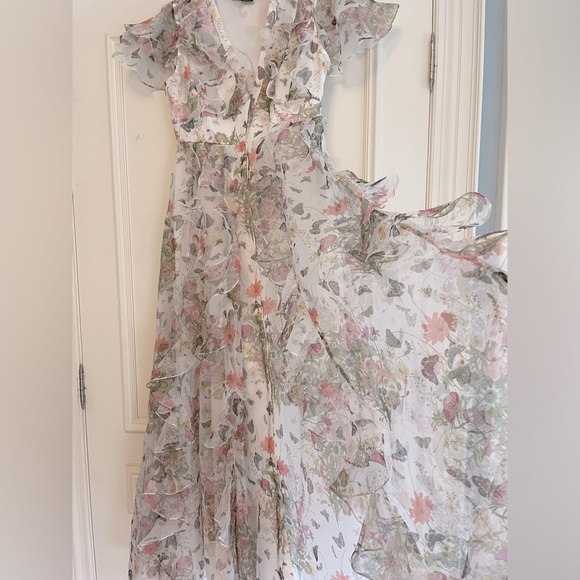 Flowy garden floral organza gown with ruffles and butterflies - Picture 6 of 10